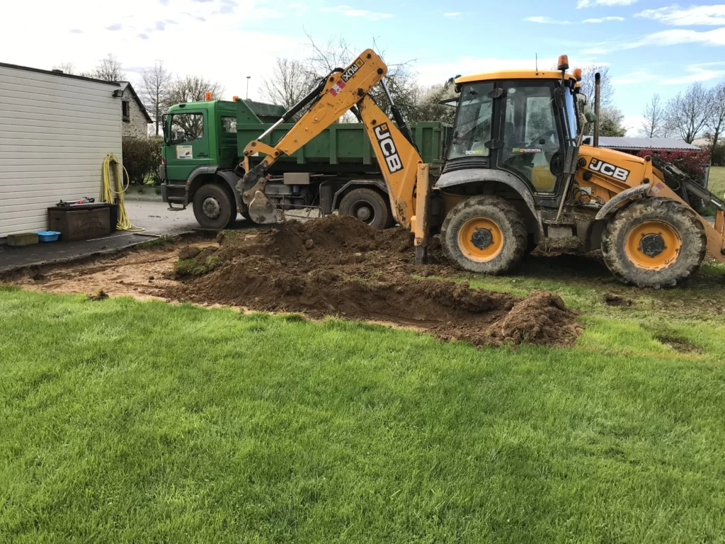 Astera Amenagement Assainissement Et Terrassement En Mayenne 53 Tracto Et Camion